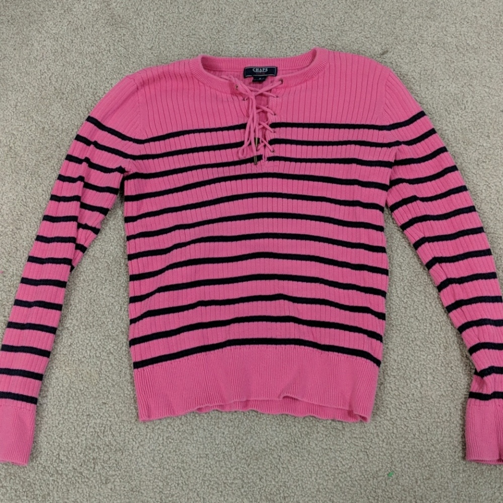 Long sleeve shirt with lace up
